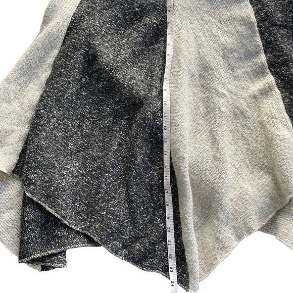 Donni Charm Cape Shawl Wool Quiet Luxury Warm Soft Cozy Cottagecore Cabincore - Picture 6 of 8